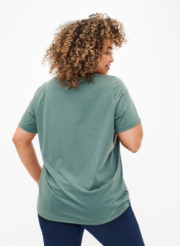 Zizzi FLASH - T-shirt med motiv, Balsam Green Star, Model image number 1