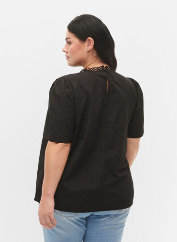 Zizzi Bluse med broderi anglaise og 1/2 ærmer, Black, Model image number 1