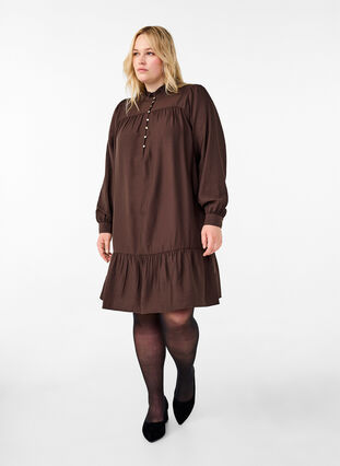 Zizzi Kort kjole med flæsekrave, Seal Brown, Model image number 2