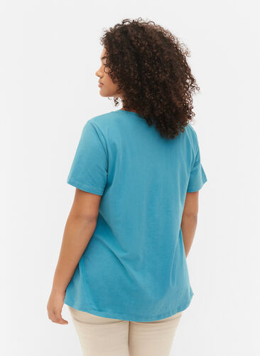 Zizzi Ensfarvet basis t-shirt i bomuld, Brittany Blue, Model image number 1