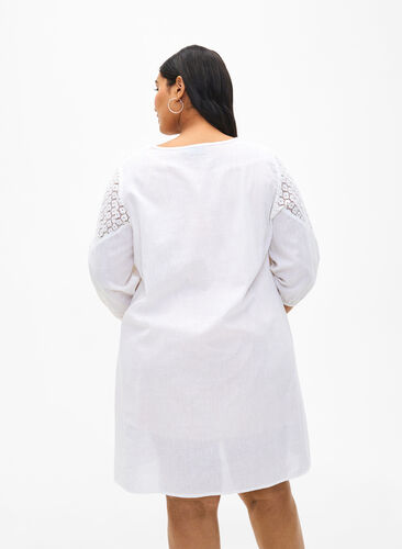 Zizzi Kjole i bomuldsmix med hør og crochetdetalje, Bright White, Model image number 1