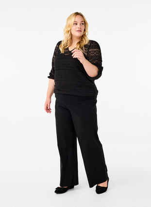 Zizzi Bluse med hulmønster og 3/4 ærmer, Black, Model image number 2