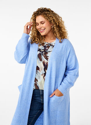 Zizzi Lang strikcardigan med lommer, Cornflower Blue Mel., Model image number 2