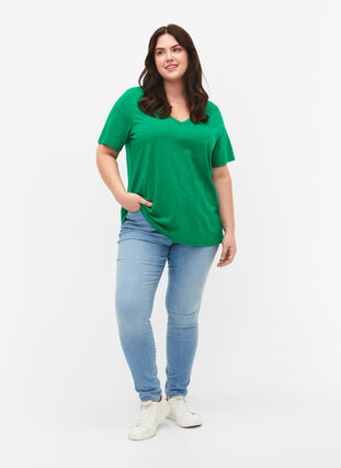 Zizzi Kortærmet basis t-shirt med v-hals, Jolly Green, Model image number 2