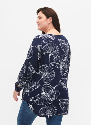 Zizzi Viskose skjorte med blomsterprint og lange ærmer, Navy B./Big Fl.AOP, Model image number 1