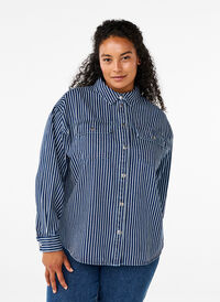 Stribet denimskjorte med brystlommer, Blue Denim Stripe, Model