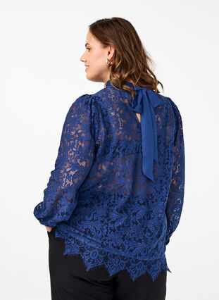 Zizzi Blonde bluse med sløjfedetalje, Estate Blue, Model image number 1