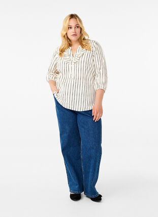 Zizzi 3/4 ærmet bluse i bomuld med prikker, Eggnog Black Stripe, Model image number 2