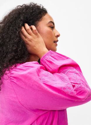 Zizzi Bluse i TENCEL™ Modal med broderidetaljer, Phlox Pink, Model image number 2