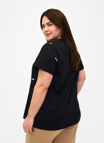 Zizzi T-shirt i økologisk bomuld med sløjfer, Black W. Bow Emb. , Model image number 1