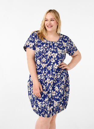 Zizzi Kortærmet bomuldskjole med blomsterprint, Blue W. Beige Flower, Model image number 0