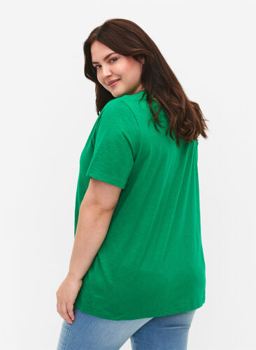 Zizzi Kortærmet basis t-shirt med v-hals, Jolly Green, Model image number 1