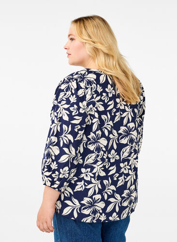 Zizzi 3/4 ærmet bluse i bomuld med print, Naval Academy Flower, Model image number 1