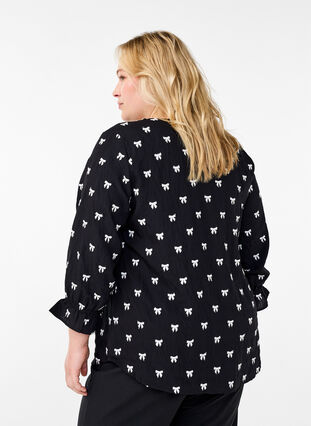 Zizzi Bluse med sløjfer og 3/4 ærmer, Black White Bow, Model image number 1