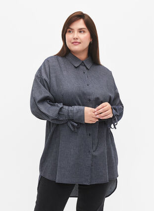 Zizzi Skjorte med bindedetalje på ærmet, Navy Stripe, Model image number 0