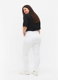 Slim fit Emily jeans med normal talje, White, Model