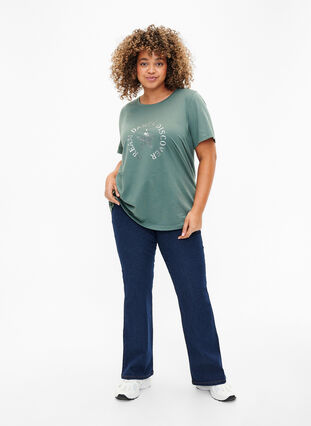 Zizzi FLASH - T-shirt med motiv, Balsam Green Star, Model image number 2