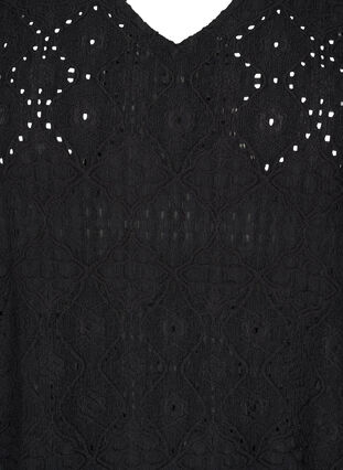 Zizzi Kort kjole med v-hals og hulmønster, Black, Packshot image number 2