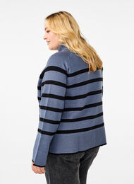 Stribet strikbluse med rullekrave, B.Sea w.BlackStripes, Model